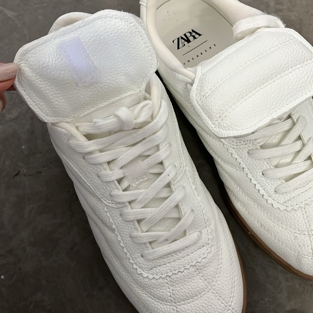 Zara women’s white quilted sneakers 38 (US 7.5) - Picture 3 of 4